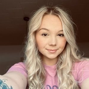 Meet your Posher, Naomi